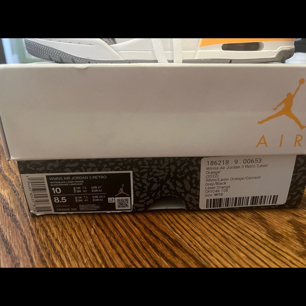 Brand new (with tags) Women’s Air Jordan 3 Retro “Laser” - Picture 2 of 6